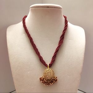 Costume Jewelry - Faux Gold and Beaded Necklace